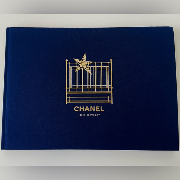 CHANEL Fine Jewelry Catalogue - Picture 1 of 10